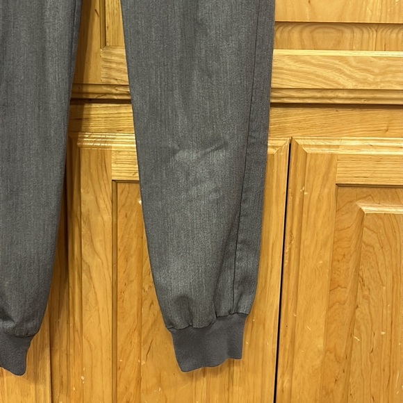 FIGS High Waisted Zamora Joggers - Picture 5 of 10